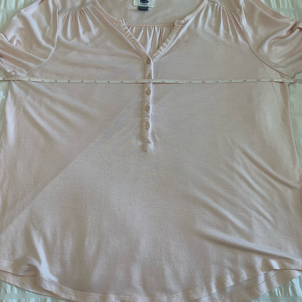 Old Navy Lightweight Relaxed Fit Henley - Picture 12 of 16